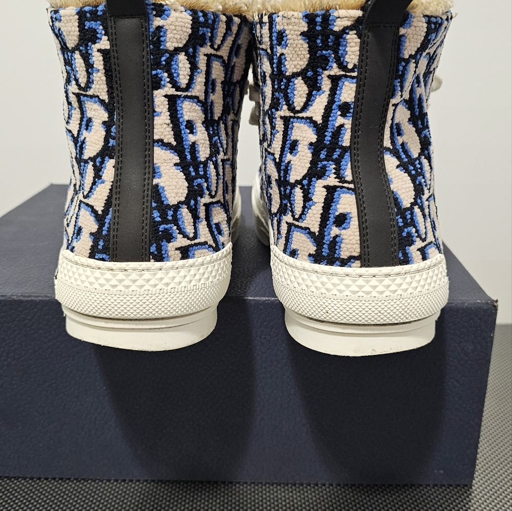 DIOR B23 HIGH-TOP SNEAKER. Beige, Black and Navy Blue Dior Oblique Tapestry - Picture 7 of 16